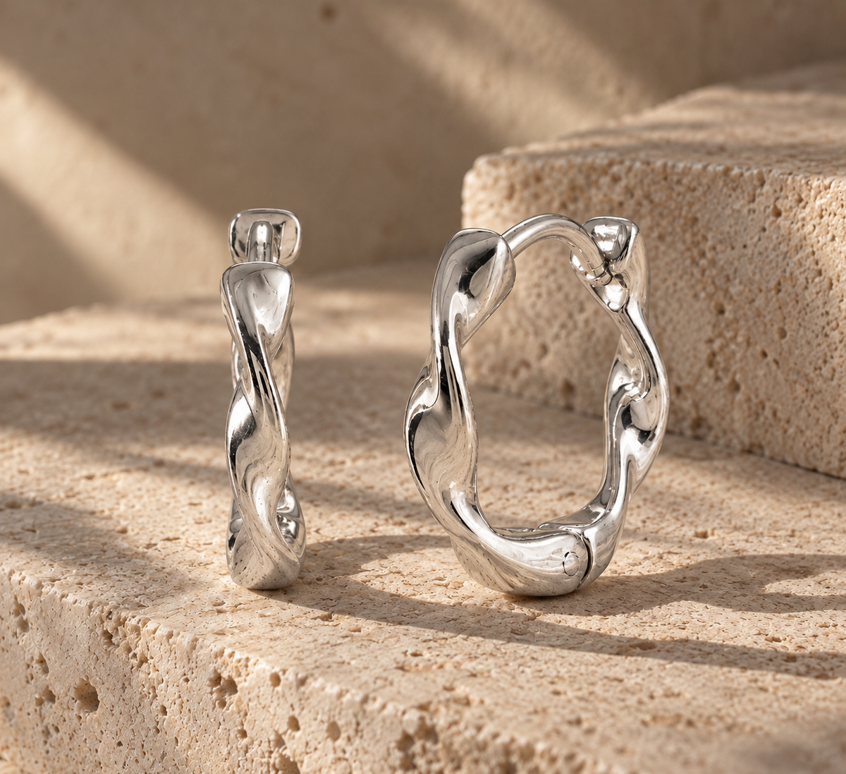 Boucles d'oreilles créoles en acier torsadé argenté 15 mm